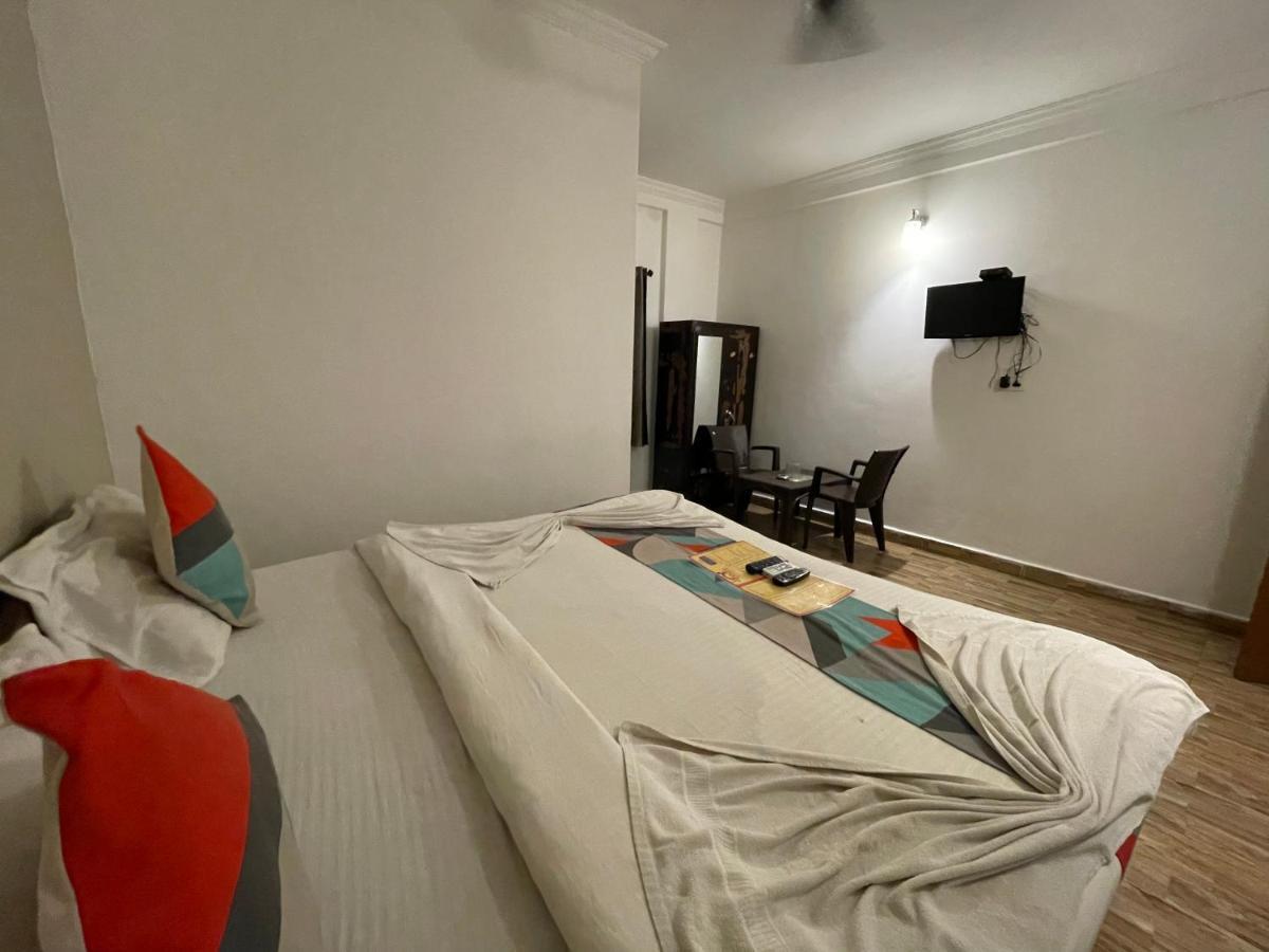 Rj-14 Guest House Baga Esterno foto