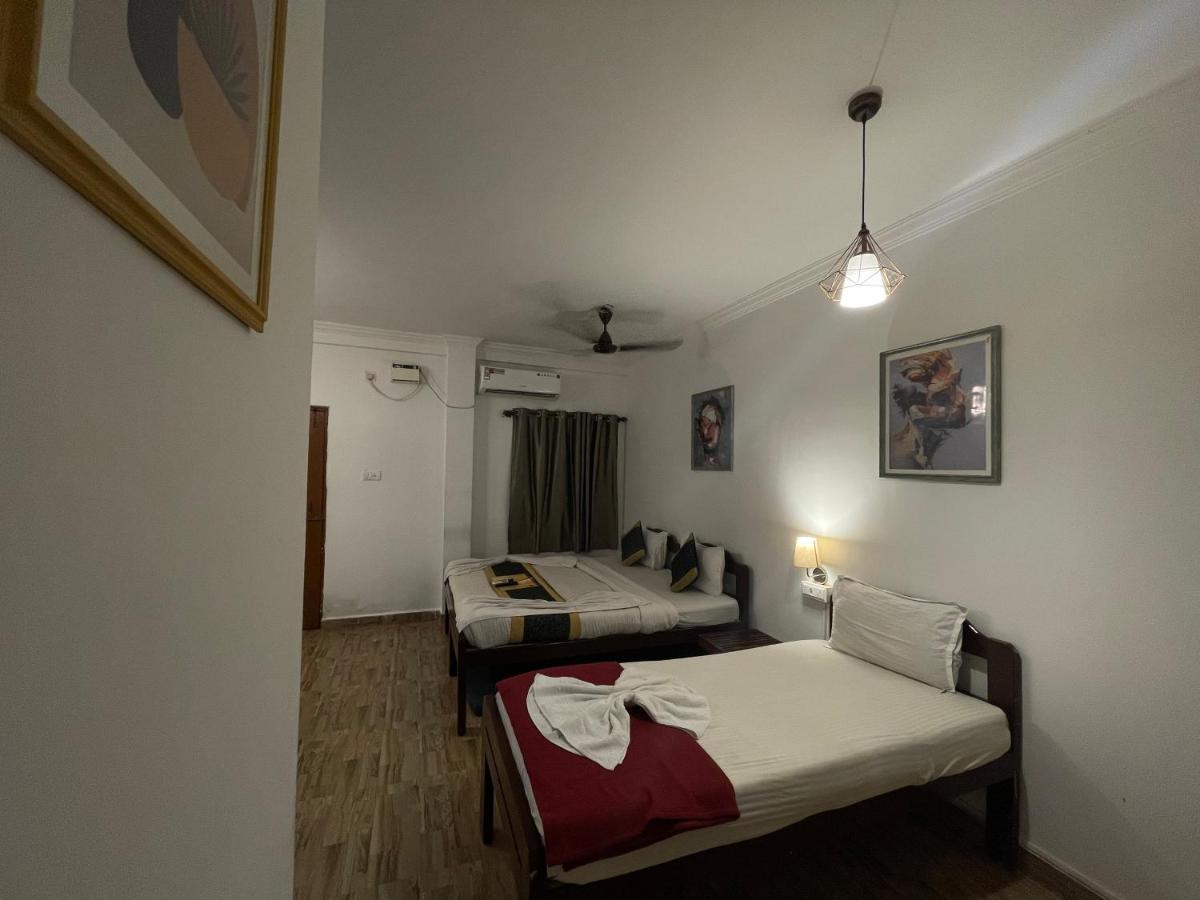 Rj-14 Guest House Baga Esterno foto